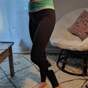 Lululemon pants size 6